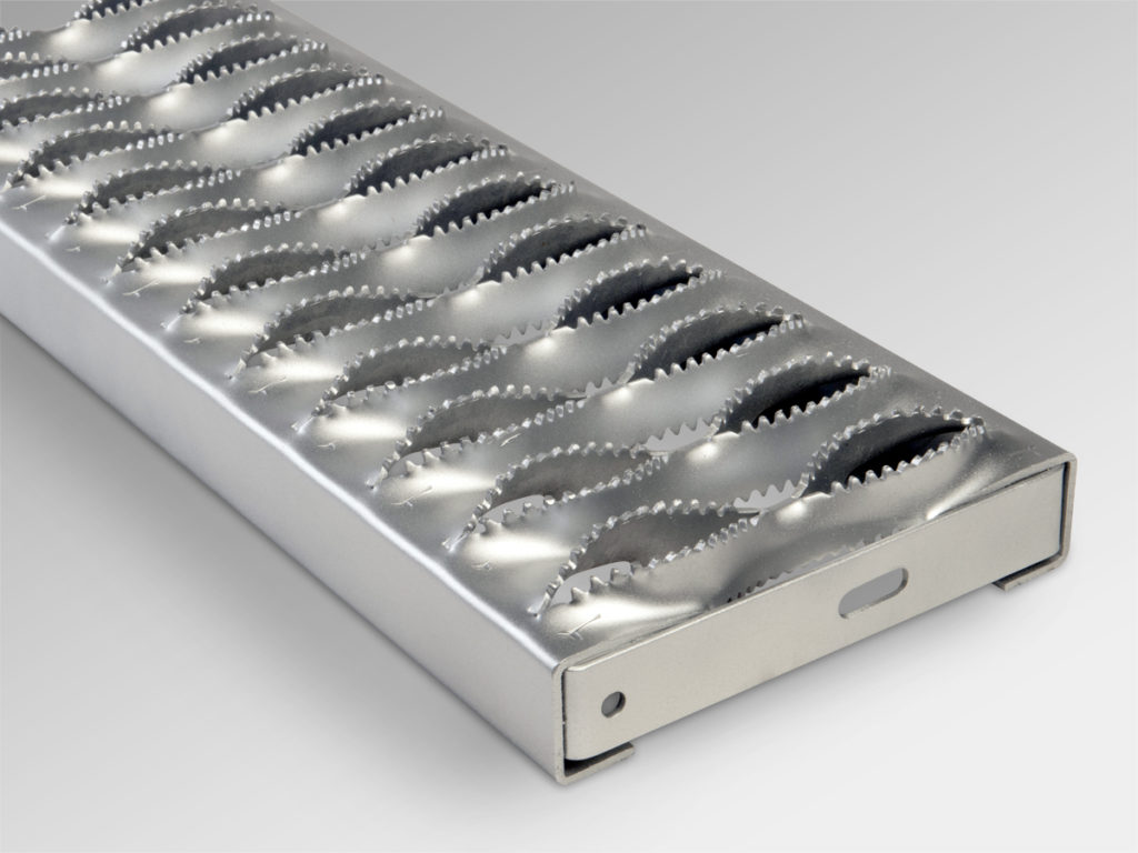 HEAVY DUTY GRIP STRUT STAIR TREAD
