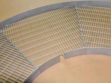 RADIAL GRATE WITH TOE PLATE 3 2