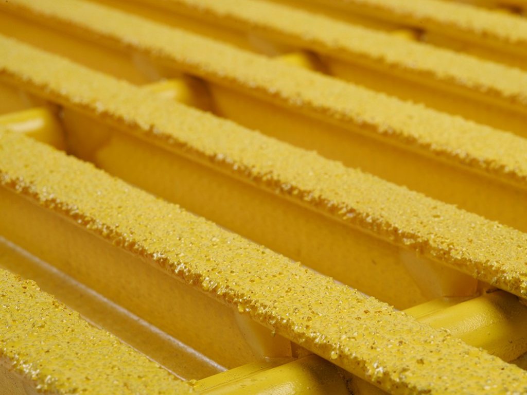 COARSE GRIT PULTRUDED GRATING