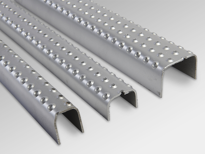TRACTION TREAD LADDER RUNGS