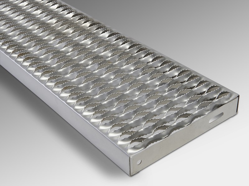GRIP STRUT STAIR TREAD 1