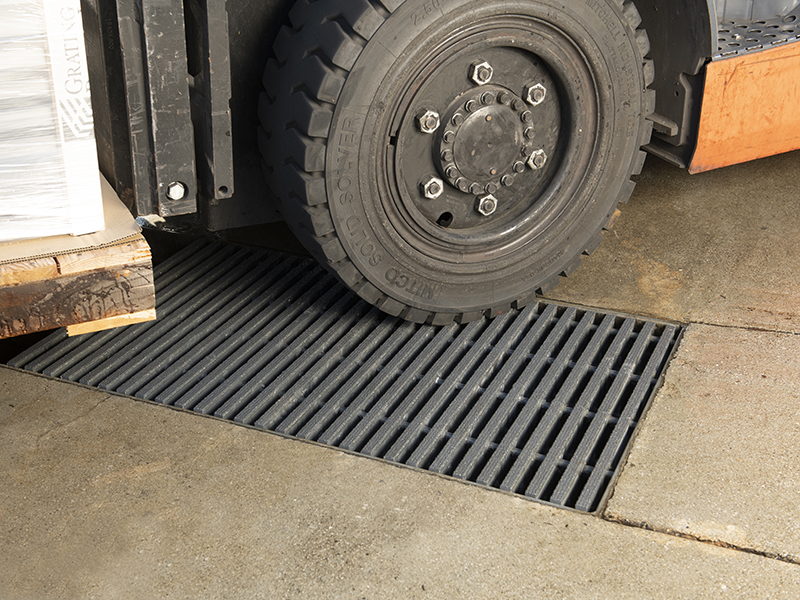 FRP HLC GRATING WITH FORKLIFT LOAD 2