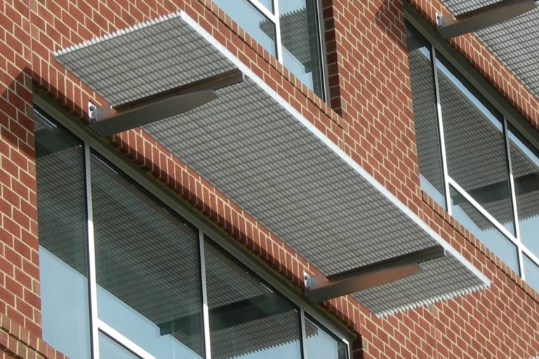 LOUVER GRATE SUNSHADE 2
