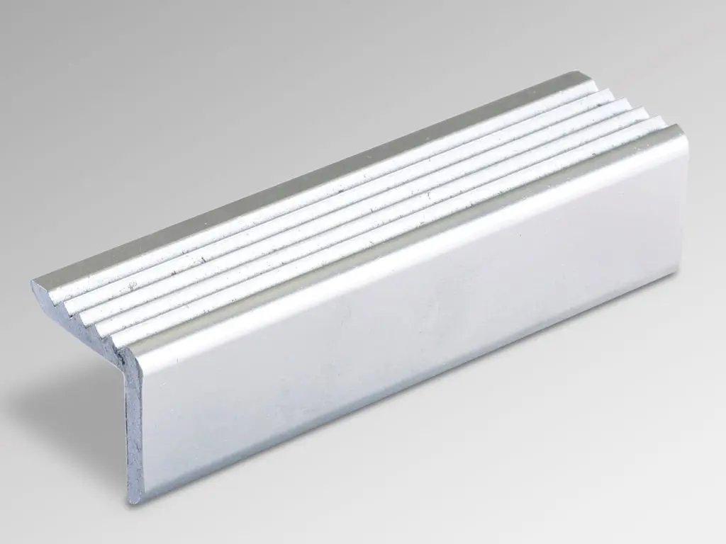 Aluminum Corrugated Nosing 2