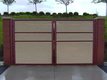 LOUVER GRATE TRASH ENCLOSURE 1